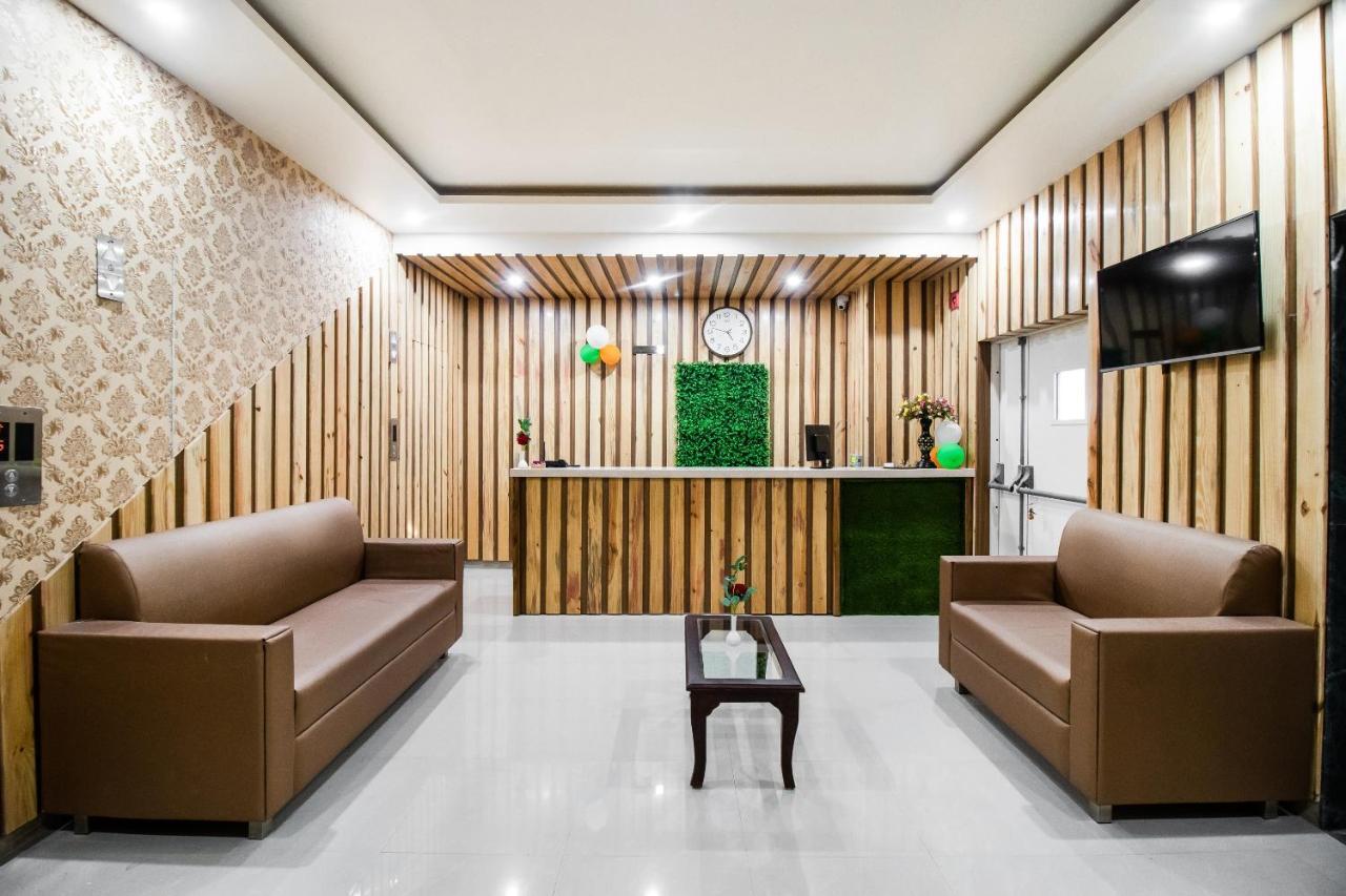 פארידבד Hotel Grand 81 מראה חיצוני תמונה