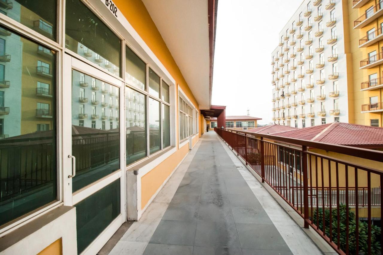 פארידבד Hotel Grand 81 מראה חיצוני תמונה