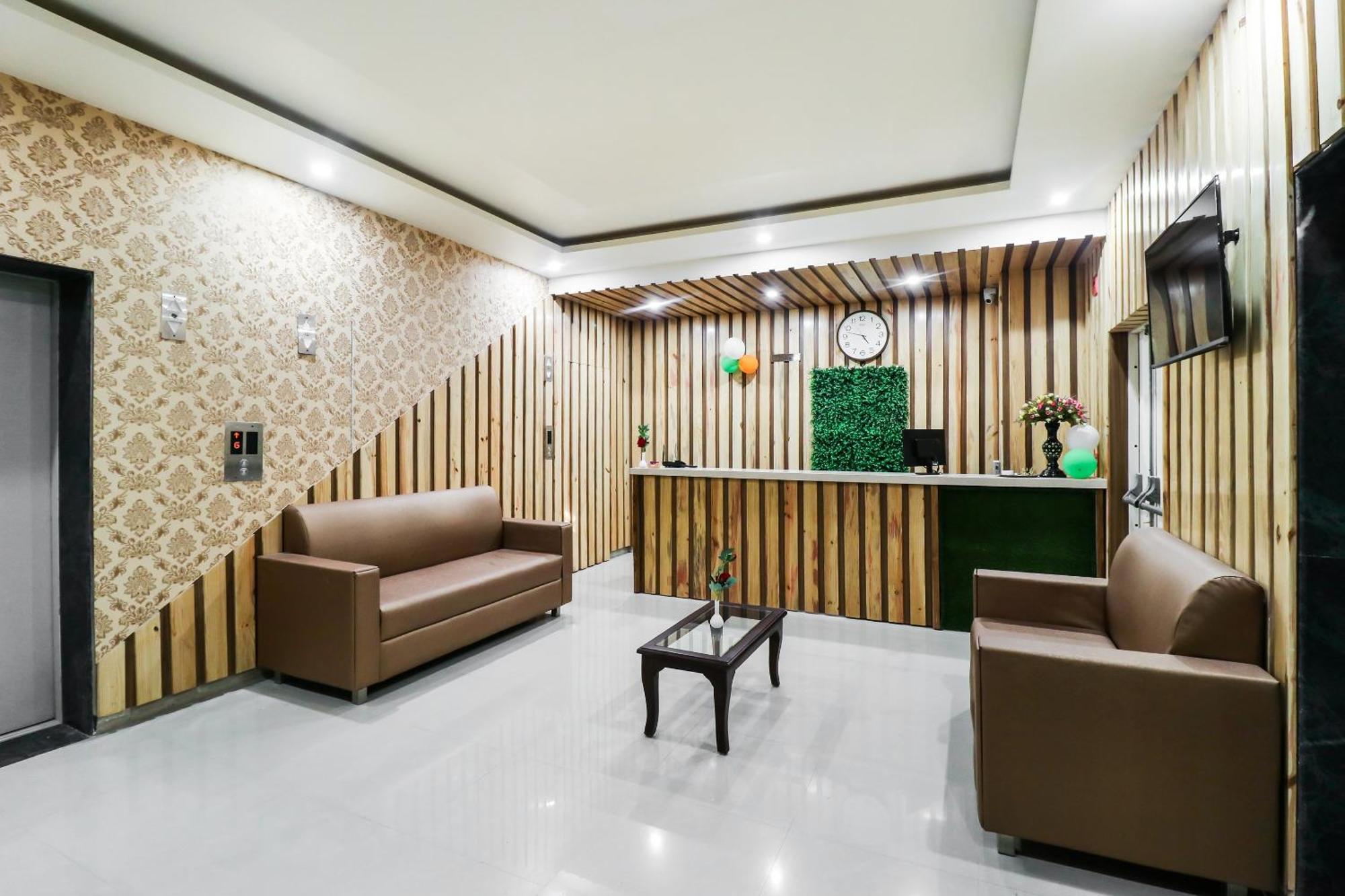פארידבד Hotel Grand 81 מראה חיצוני תמונה
