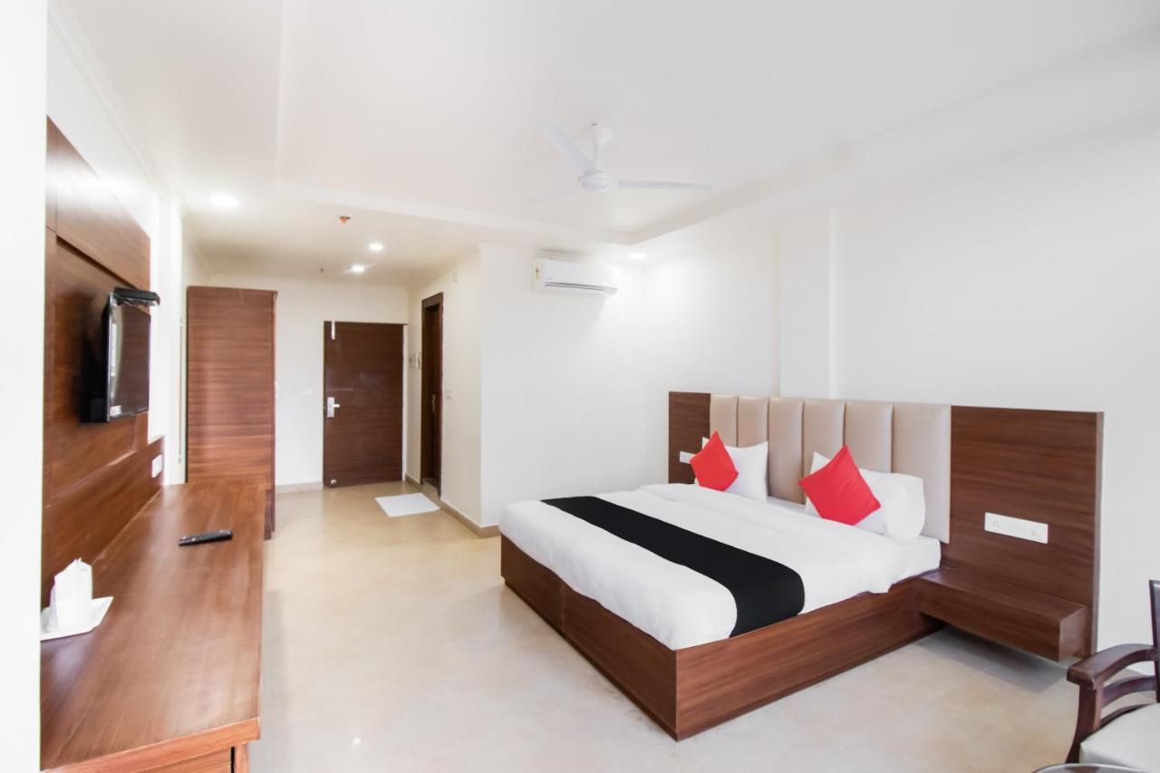 פארידבד Hotel Grand 81 מראה חיצוני תמונה