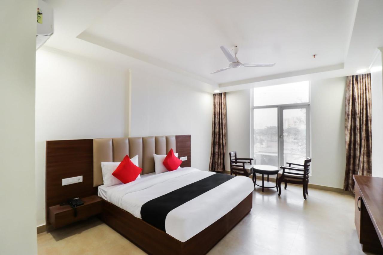 פארידבד Hotel Grand 81 מראה חיצוני תמונה