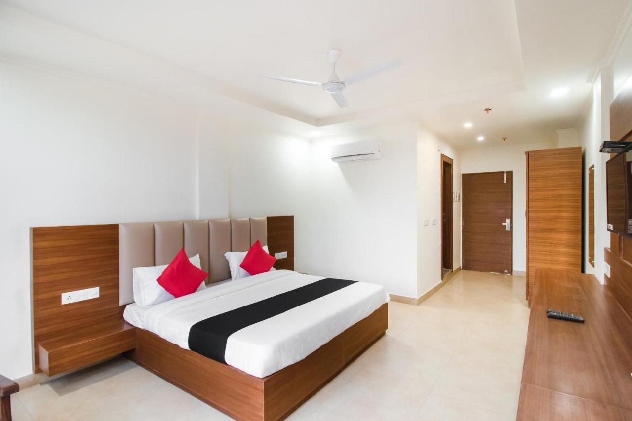 פארידבד Hotel Grand 81 מראה חיצוני תמונה