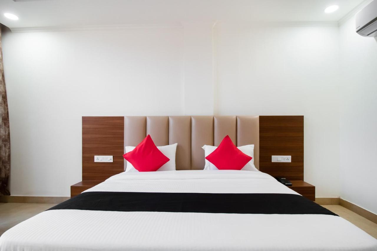פארידבד Hotel Grand 81 מראה חיצוני תמונה