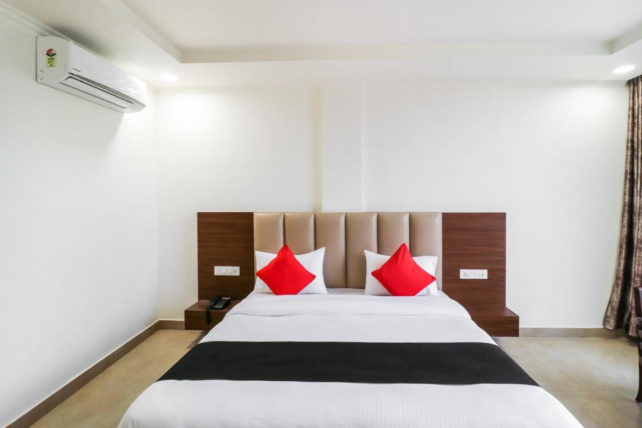 פארידבד Hotel Grand 81 מראה חיצוני תמונה