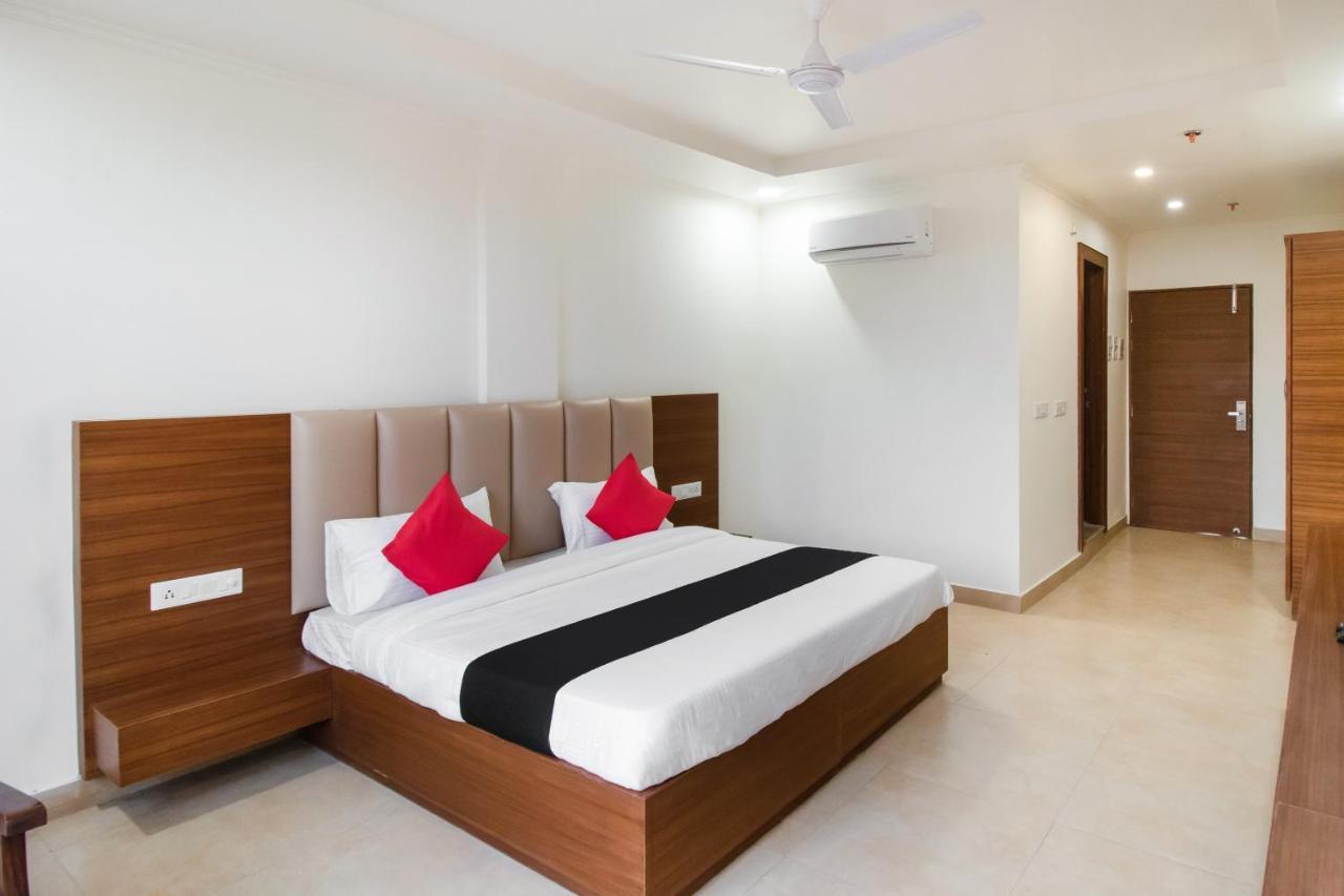 פארידבד Hotel Grand 81 מראה חיצוני תמונה